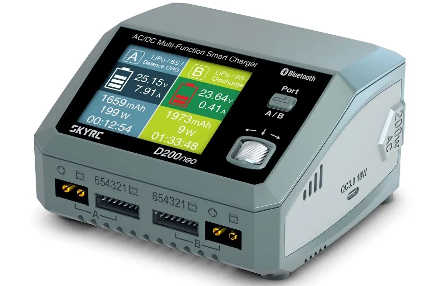 [SK-100196-01] Chargeur SkyRC D200 Neo AC/DC double
