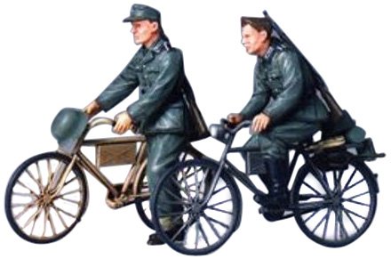 Tamiya Models German Soldier with Bicycles